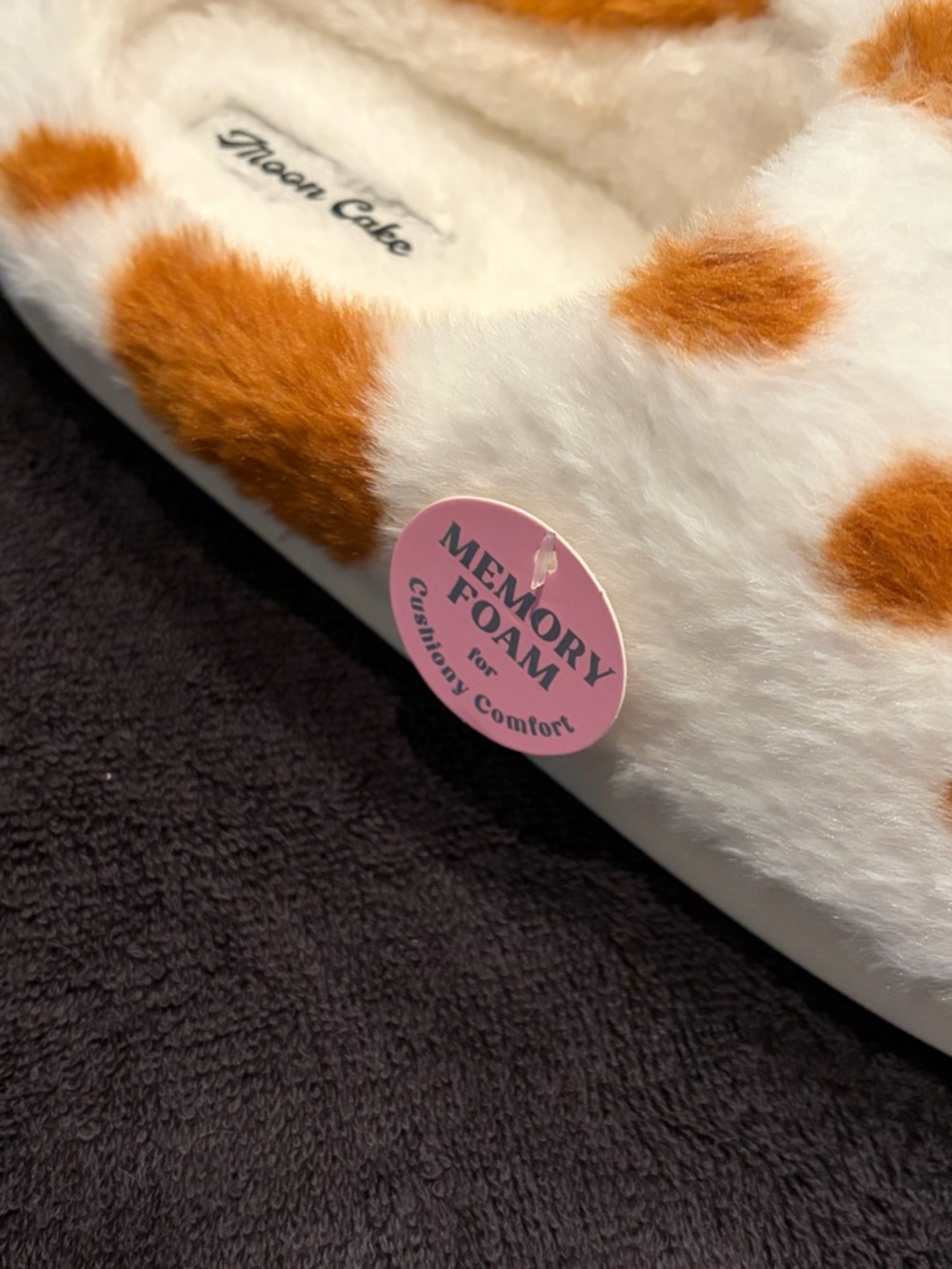 NWT Cute Cowhide Pattern White & Brown Slippers Size L 9/10 - Picture 4 of 6